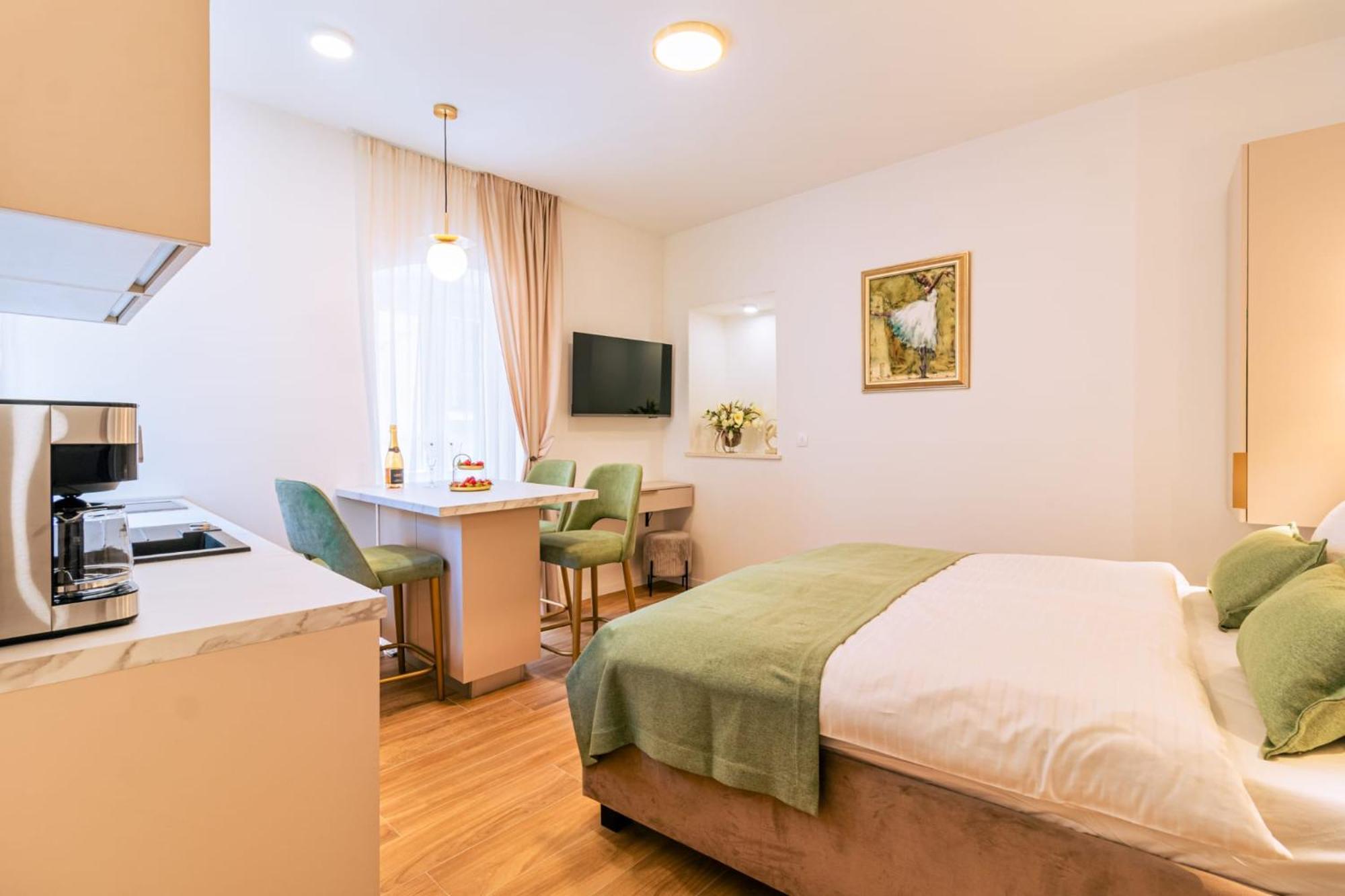 Luxury 2 Bedroom-2 Bathroom Apartment & Studio App With Rooftop Terrace Split Eksteriør bilde