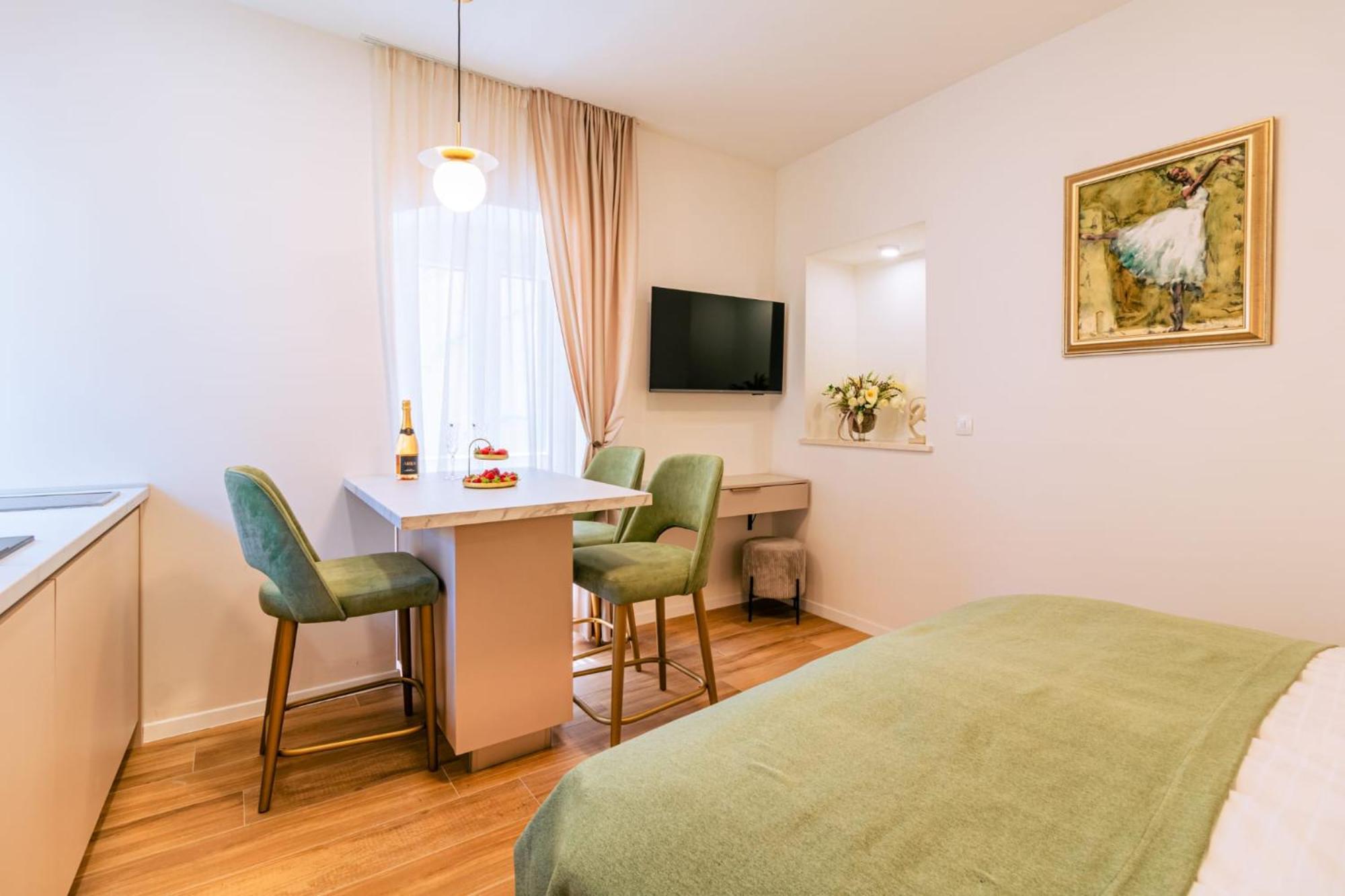Luxury 2 Bedroom-2 Bathroom Apartment & Studio App With Rooftop Terrace Split Eksteriør bilde