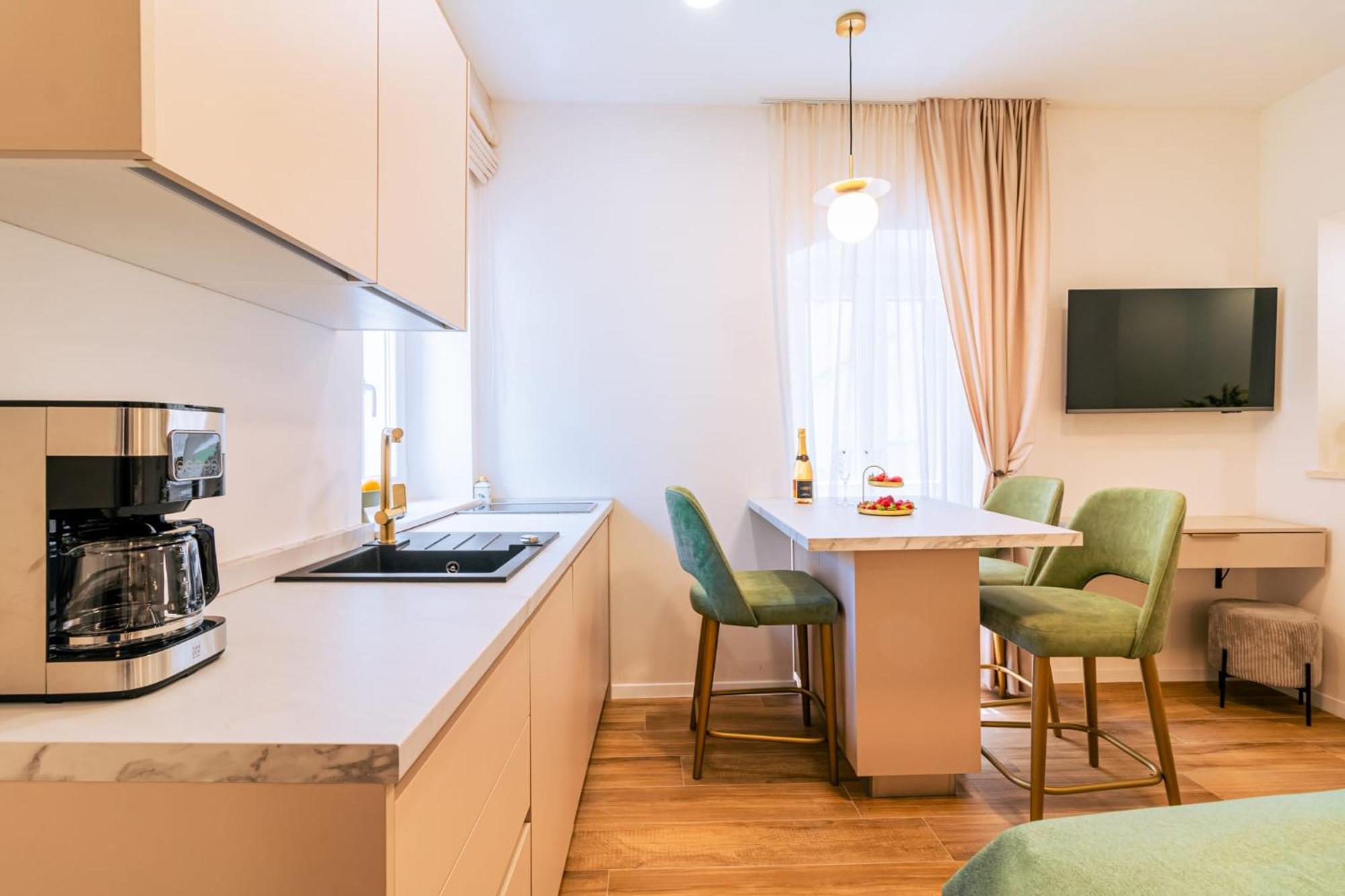 Luxury 2 Bedroom-2 Bathroom Apartment & Studio App With Rooftop Terrace Split Eksteriør bilde