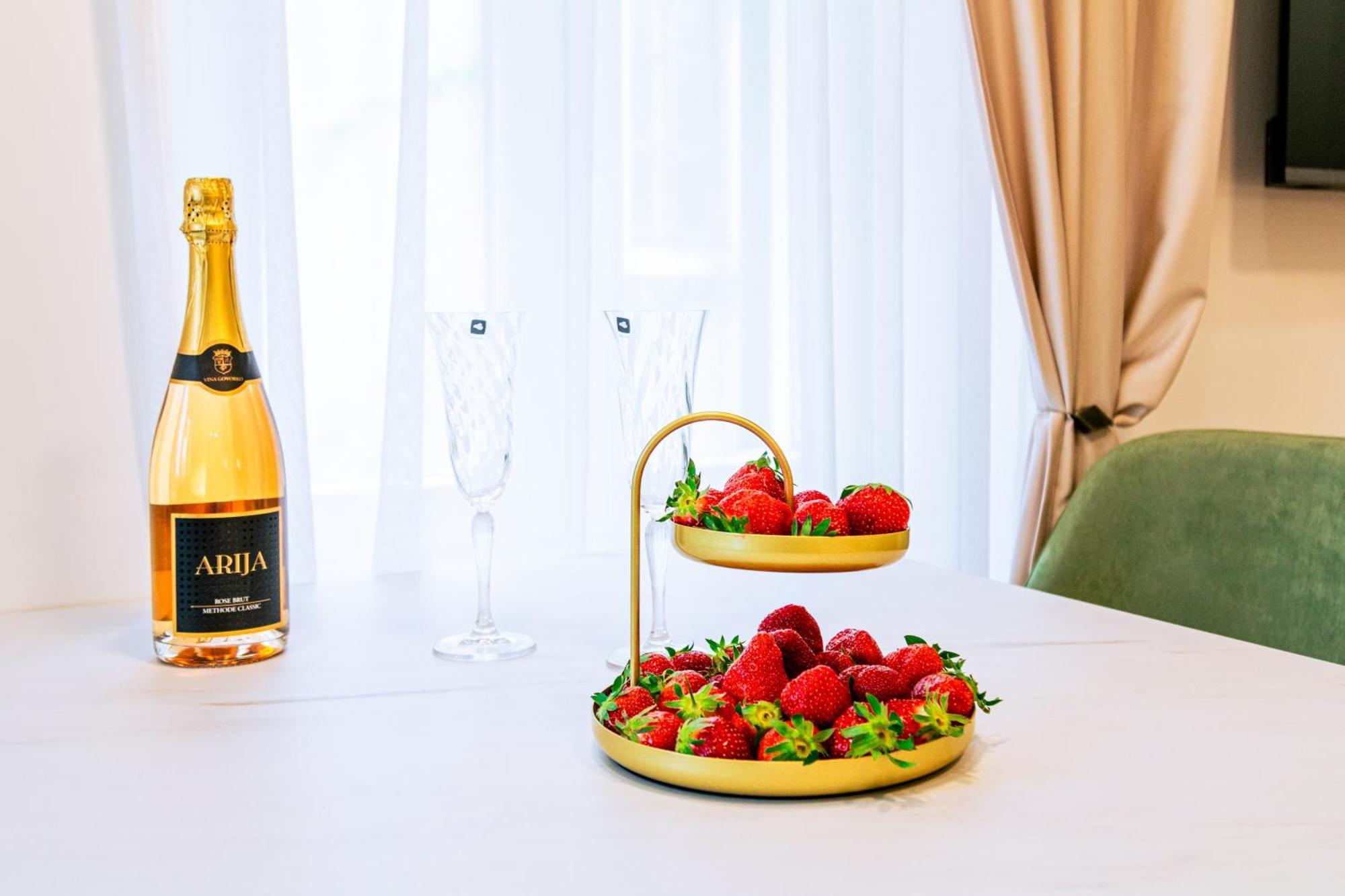 Luxury 2 Bedroom-2 Bathroom Apartment & Studio App With Rooftop Terrace Split Eksteriør bilde